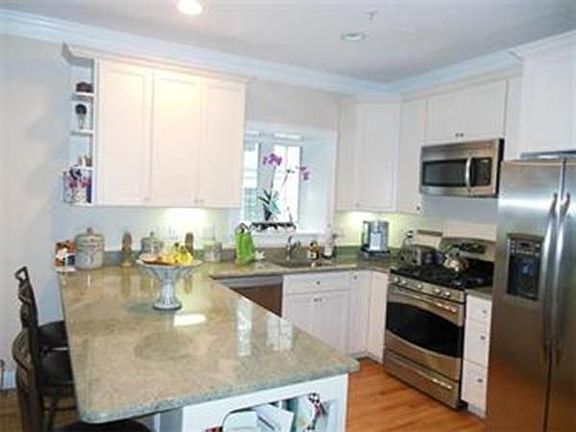 5th image of 21 Junction Ln #21