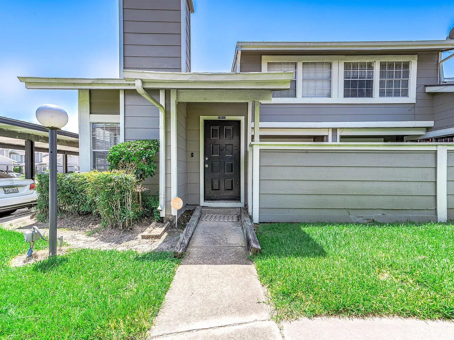 3 bed, 2.0 bath, 1096 sqft, $1,600 — Photo 3