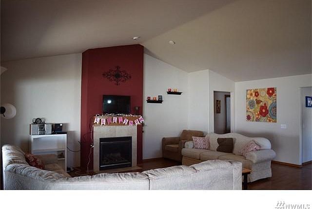 2nd image of 2522 N Ellington St