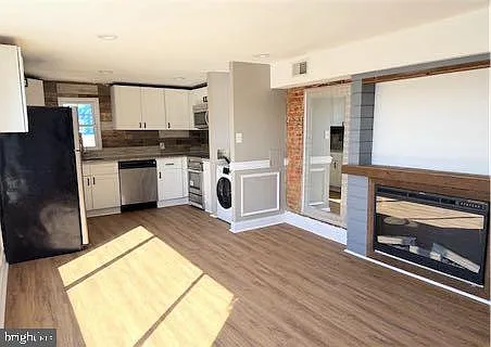 2 bed, 2112 sqft, $1,900 — Photo 4