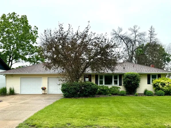197 Strese Ln, Apple Valley, MN 55124