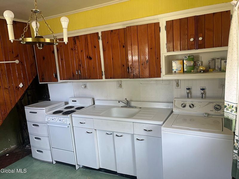5th image of 2044 Pyle Road