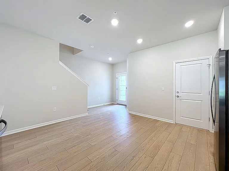 431 Meadowland Point — Photo 14