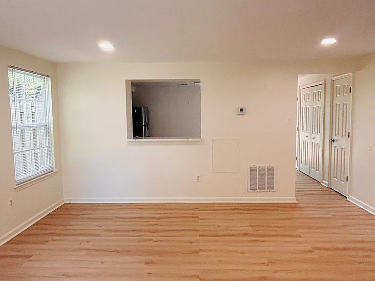 15 Teaneck Ct — Photo 5