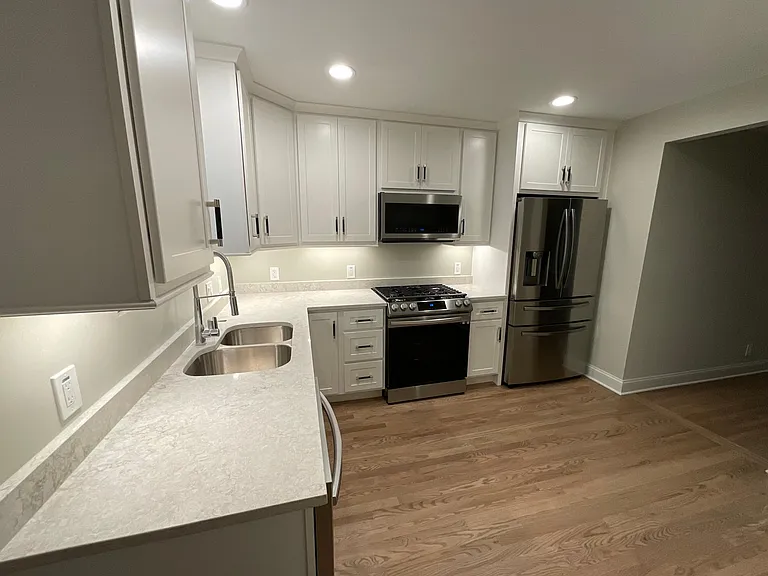 951 Mulberry Ln — Photo 5