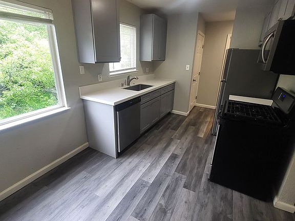 5th image of 3715 Blackwood Rd #6