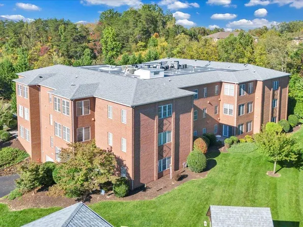 3050 McVitty Forest Dr APT 106, Roanoke, VA 24018