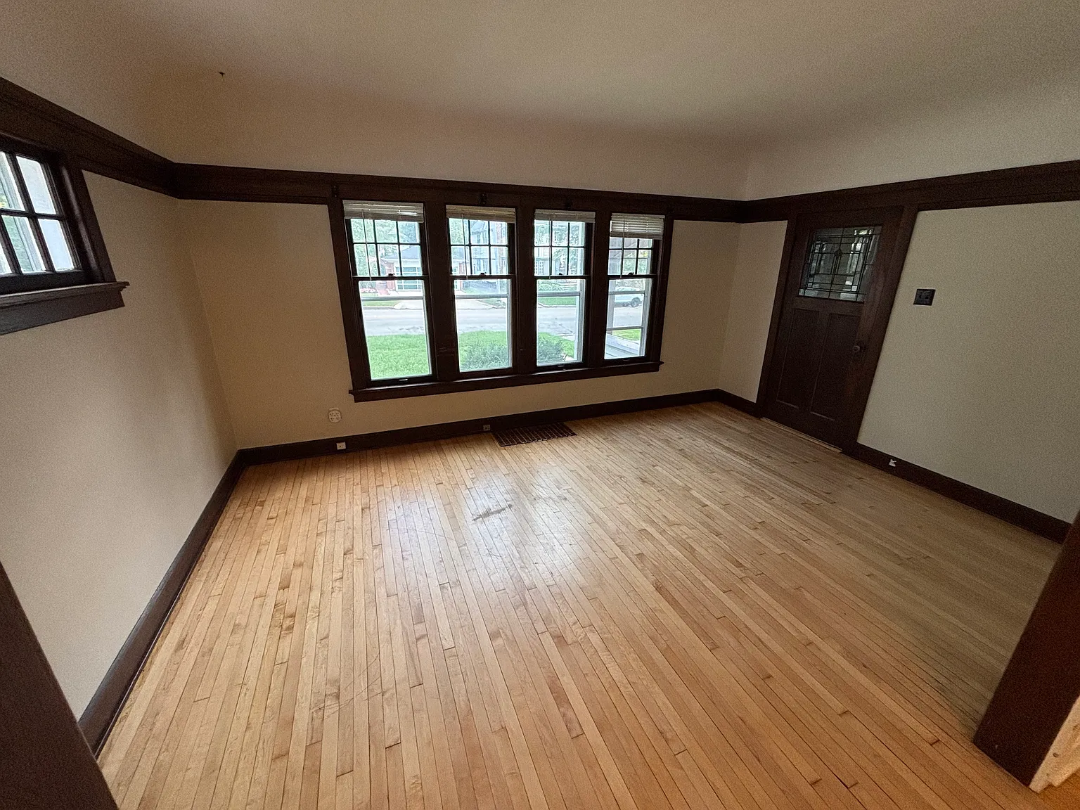 2 bed, 1035 sqft, $1,650 — Photo 1