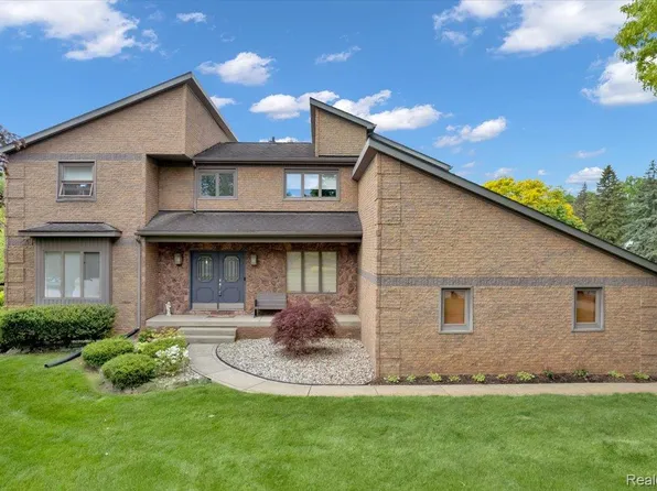 61381 Miriam Dr, Washington, MI 48094