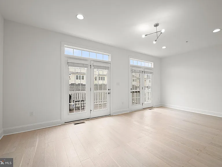 8120 Westside Blvd — Photo 32