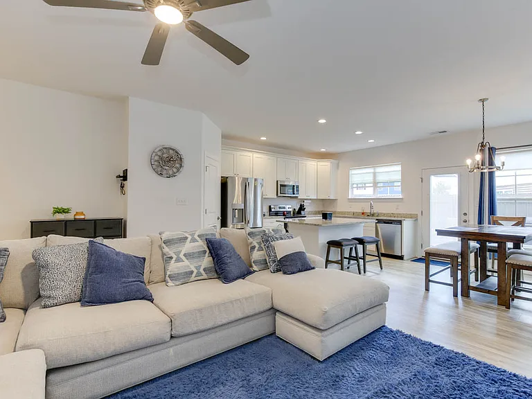 2416 Trafton Pl — Photo 6