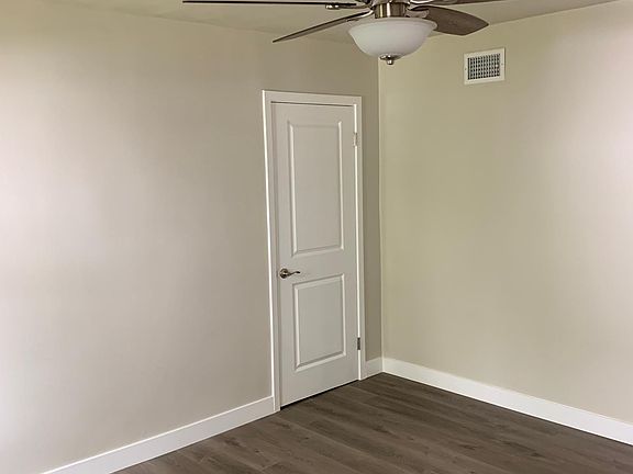 3rd image of 2310 Pelham Ave