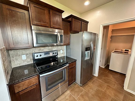 4th image of 508 SW 120th Ter