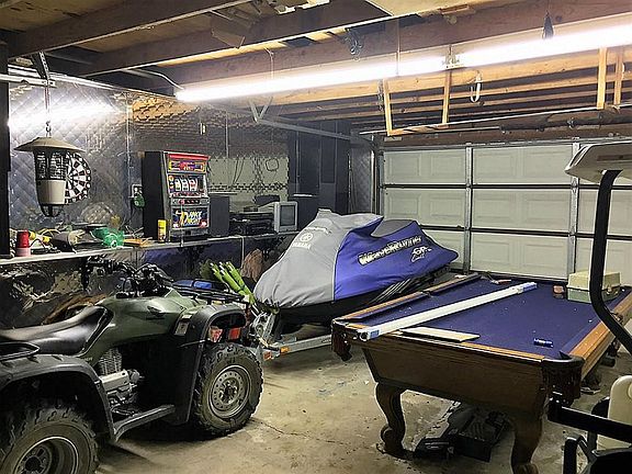 Both ends of garage open!