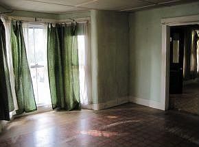 2nd image of 145 King St