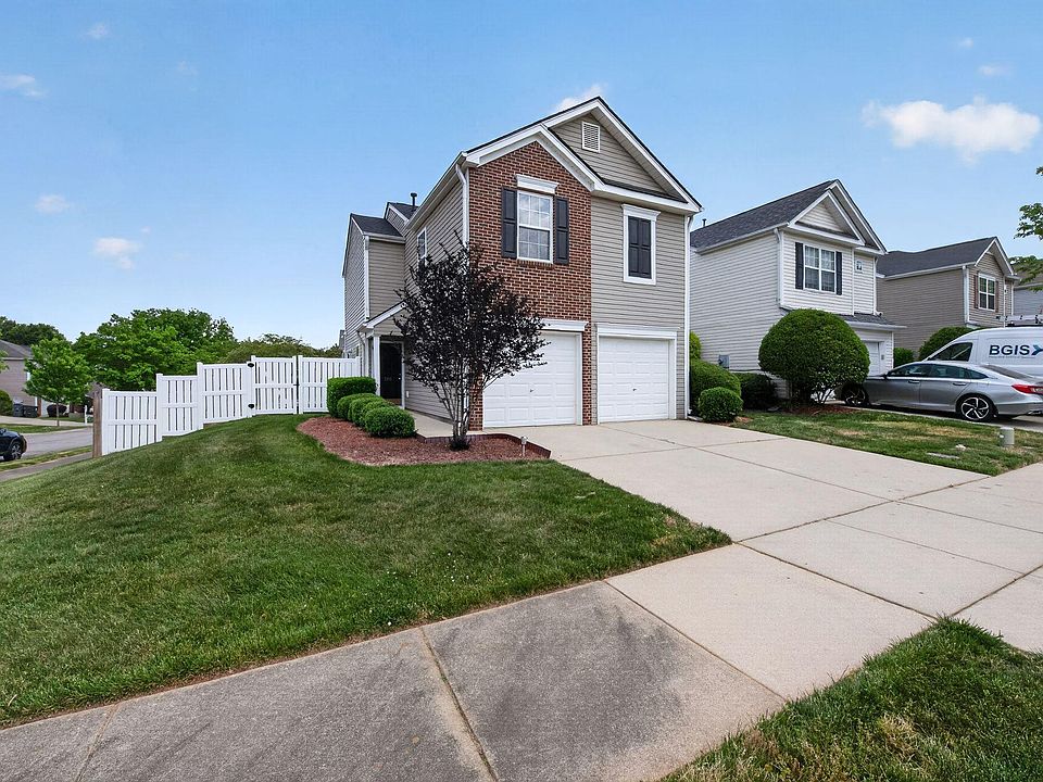 1st image of 220 Danesway Dr