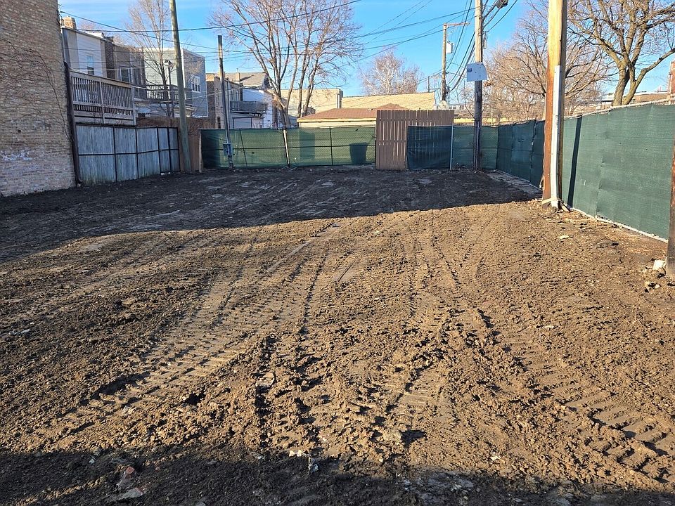 2nd image of 212 E 41st St