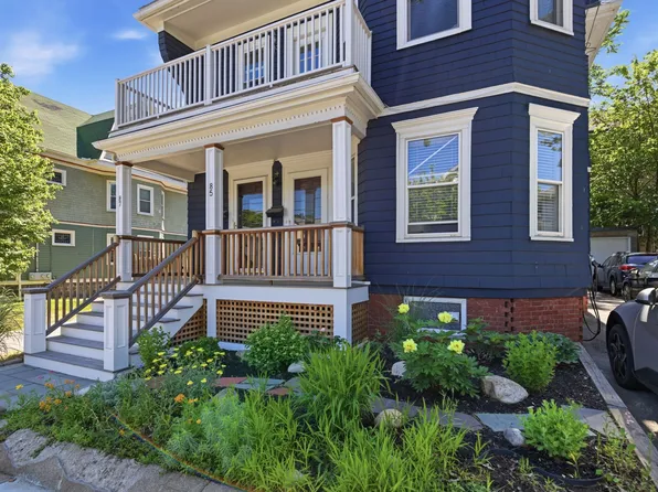 87 Winthrop St, Medford, MA 02155