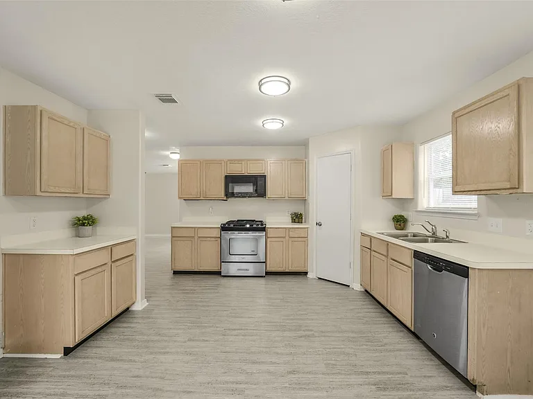 839 Autumn Point Ln — Photo 12