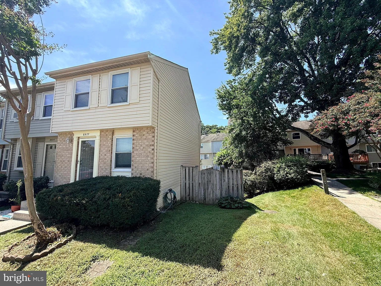 2 bed, 1.5 bath, 1400 sqft, $2,500 — Photo 2