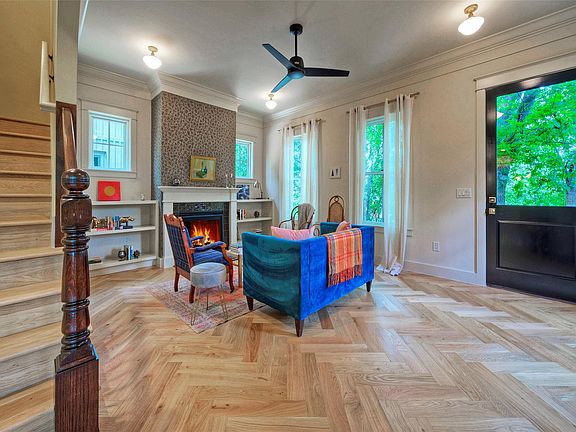 4th image of 3309 Larry Ln #2