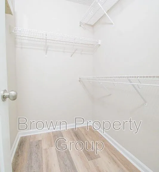 621 Winthrop Ct — Photo 15