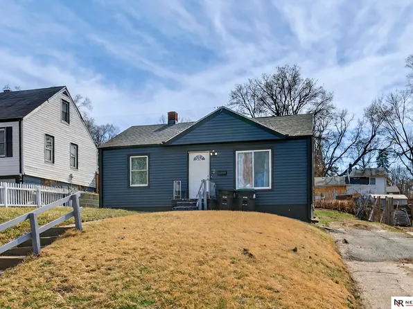 4313 Pratt St, Omaha, NE 68111