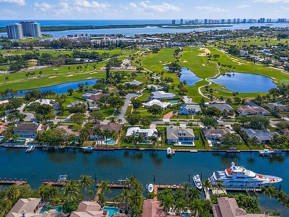 3rd image of 1105 Country Club Dr