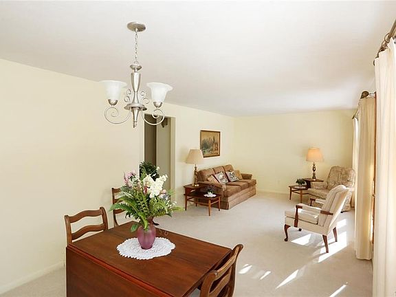 2nd image of 1594 Lindan Dr
