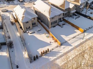 3683 8th St NW, Edmonton, AB