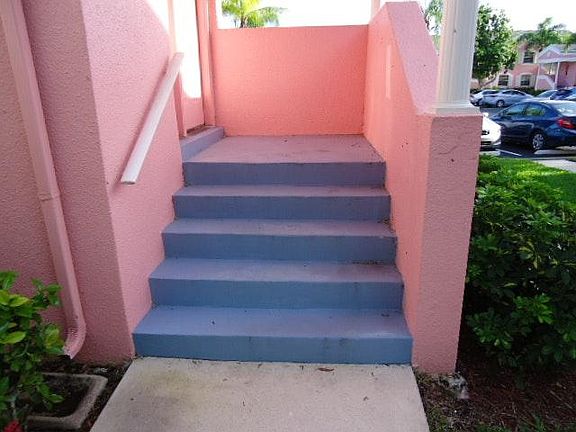 2nd image of 2534 SE 20th Pl #204-C