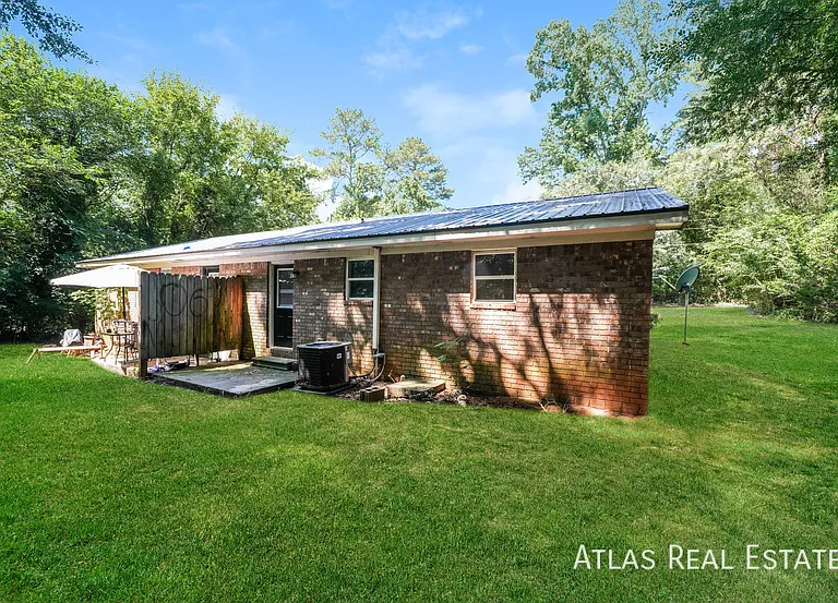 Lexington Heights — Photo 8