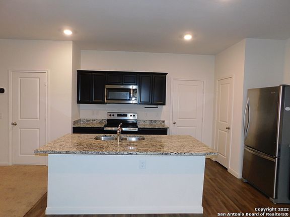 3rd image of 5418 Malakoff Dr