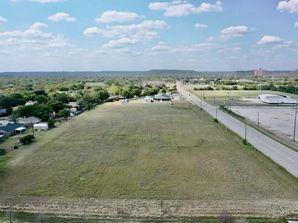 SE Martin Luther King Jr St, Mineral Wells, TX 76067