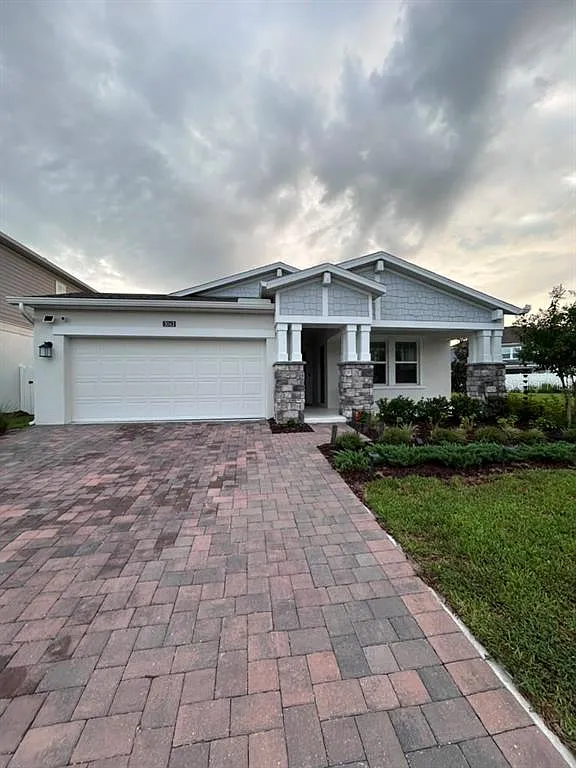 4 bed, 3.0 bath, 2099 sqft, $4,300 — Photo 1