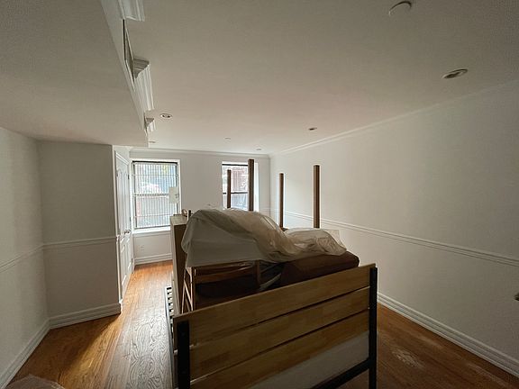 2nd image of 75 W 118th St APT B1
