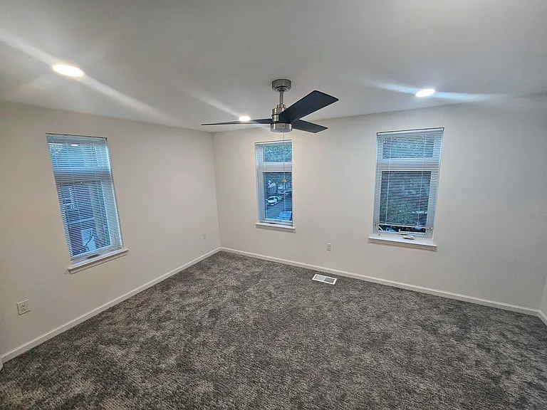 Clinton Lofts — Photo 24
