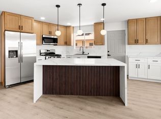 4736 Newton Dr, Las Vegas, NV 89121
