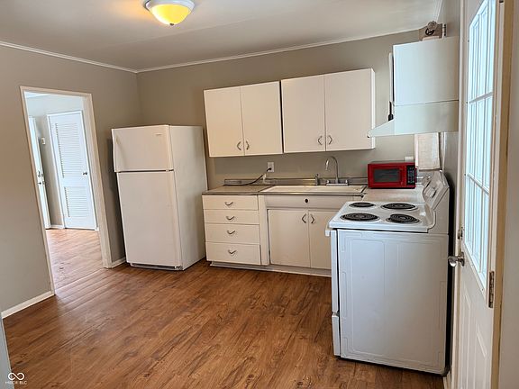 4th image of 2720 Seminole Ct