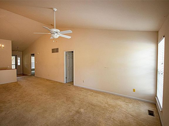 4th image of 10152 Shapfield Ln