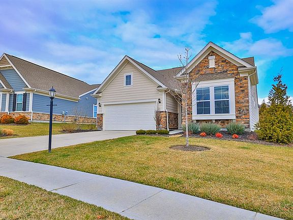 2nd image of 1324 Woodlawn Ct