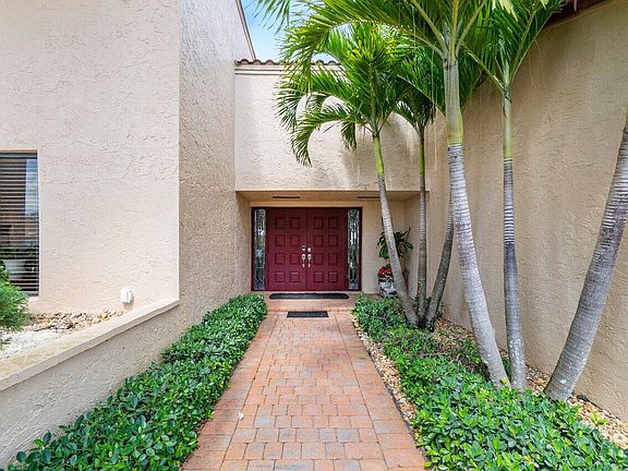2nd image of 2555 SW 23rd Cranbrook Dr
