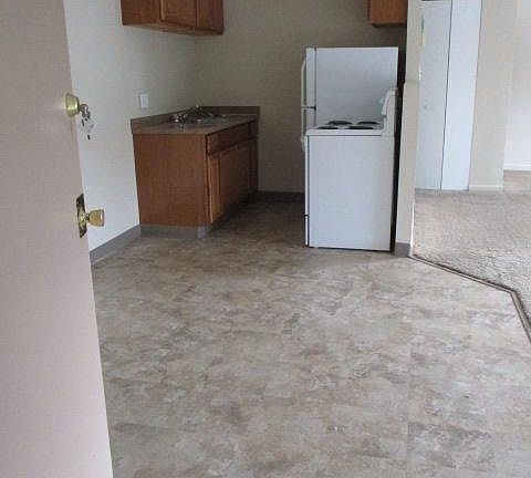 3rd image of 4820 Henry St APT 203