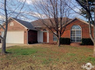 1303 E Kara Ln, Rogers, AR 72758