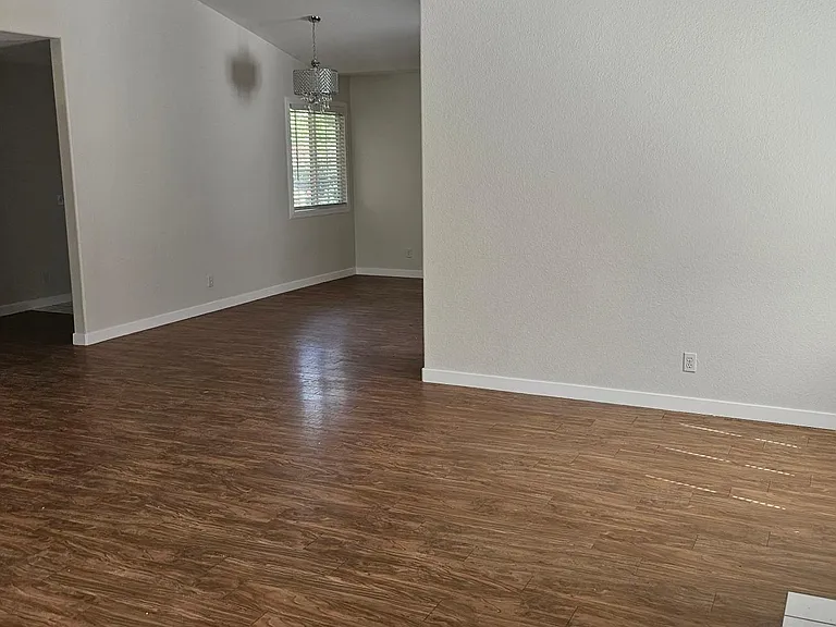 424 E Avenue J11 — Photo 4