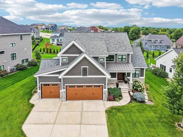 1048 Brynhill Dr, Oregon, WI 53575