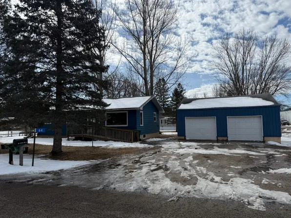 64 Cedar St E, Motley, MN 56466