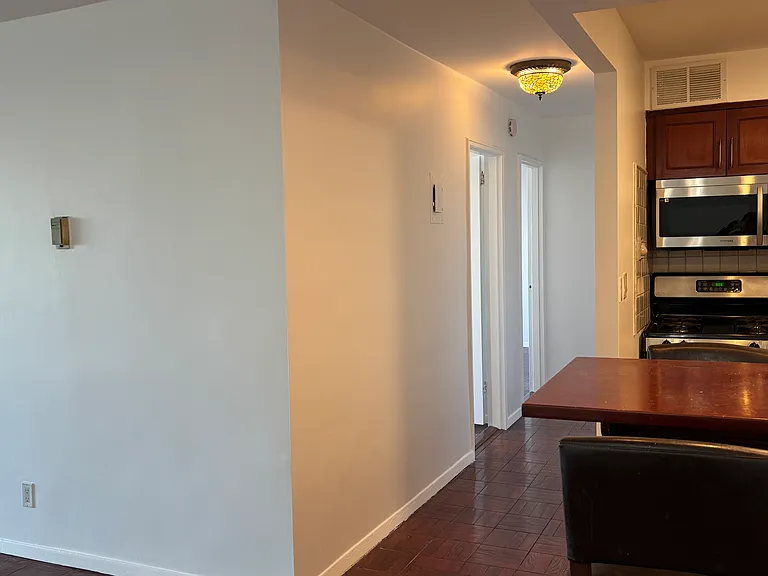 2000 Linwood Ave #14Y — Photo 9