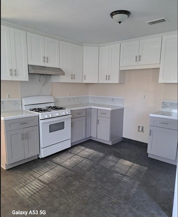 1st image of 41854 Acacia Ave