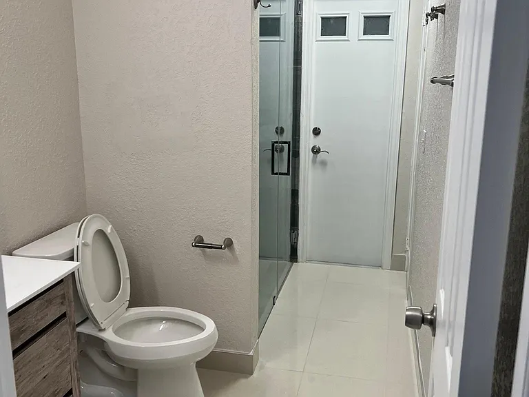 11431 NW 40th Pl — Photo 9
